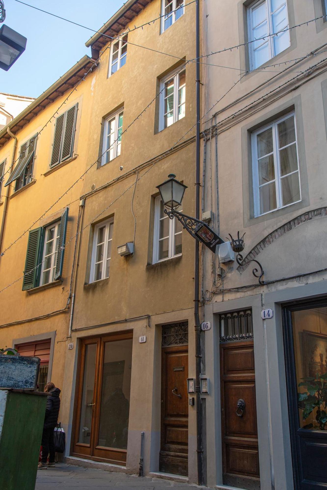 Ferienwohnung Bilocale Economico, In Pieno Centro A Lucca Exterior foto